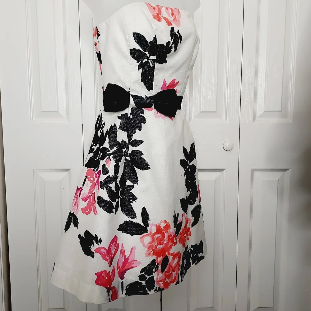🤍Lilly Pulitzer strapless dress Amberly Cameo White Stroke of Midnight Sz8 - Picture 3 of 15
